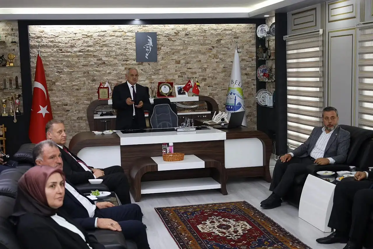 Yahyalı'da dikkat çeken hareketlilik! AK Partili Vekil sahada...