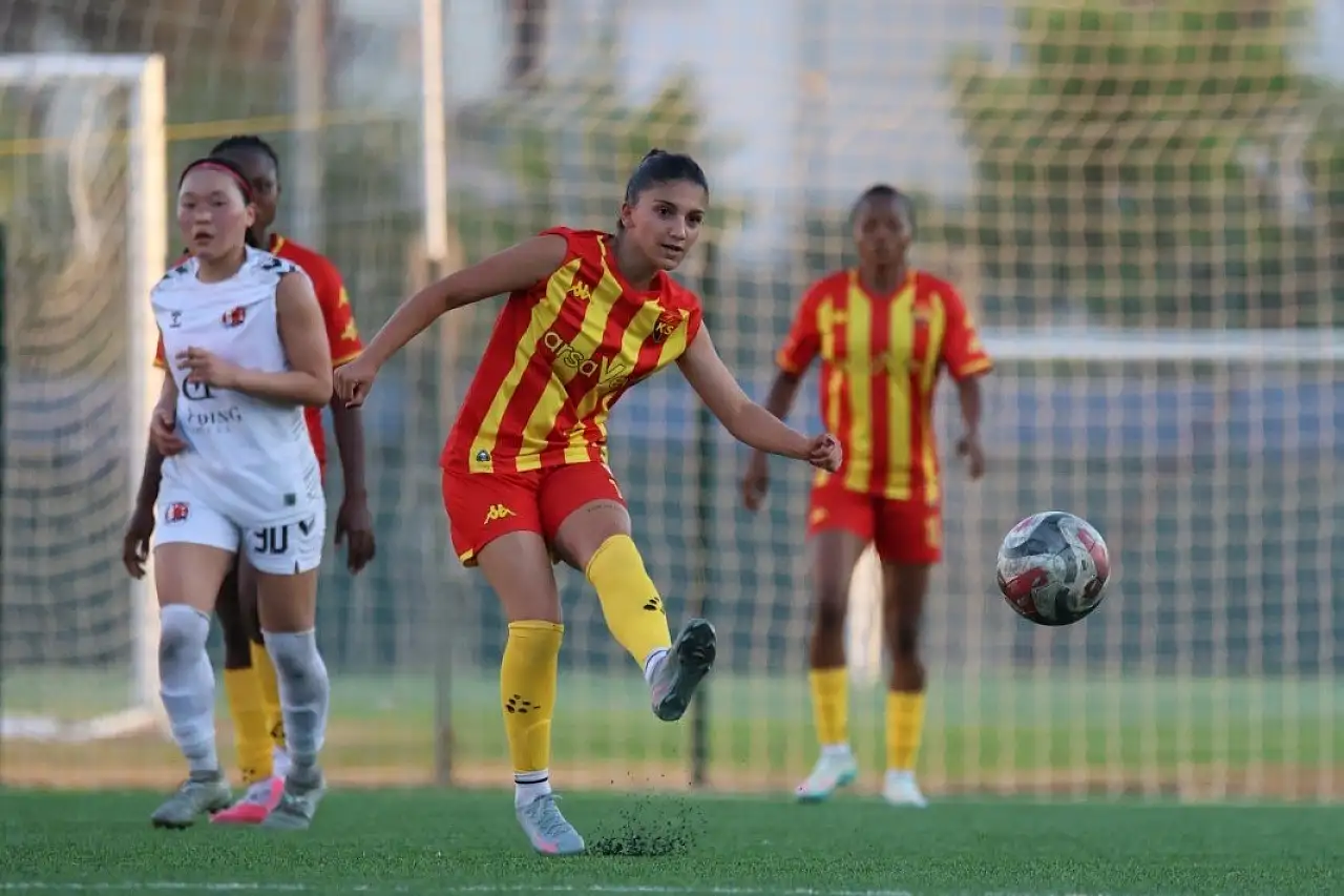 Kayseri Kadın Futbol Kulübü deplasmanda öne geçti, galibiyet kaçtı!