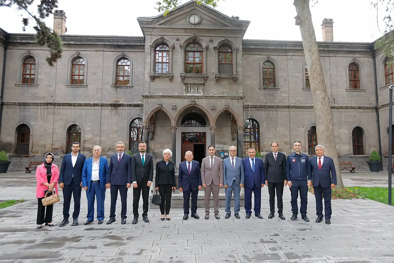 Büyükkılıç ve Kösedağ aynı masada! Kayseri için yeni planlar konuşuldu
