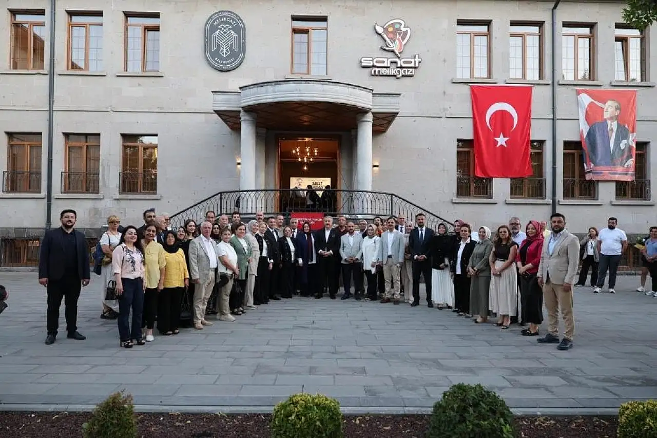 Sanat Melikgazi ilk sergisiyle kapılarını ziyaretçilere açtı