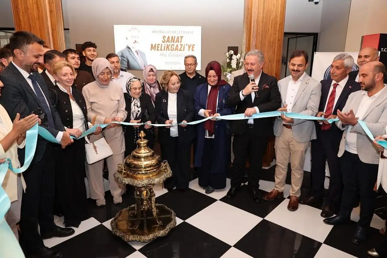 Sanat Melikgazi ilk sergisiyle kapılarını ziyaretçilere açtı