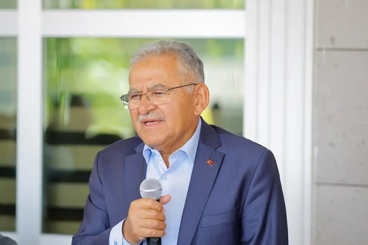 Büyükkılıç muhtarlarla masaya oturdu! İlçeler için yeni değerlendirme