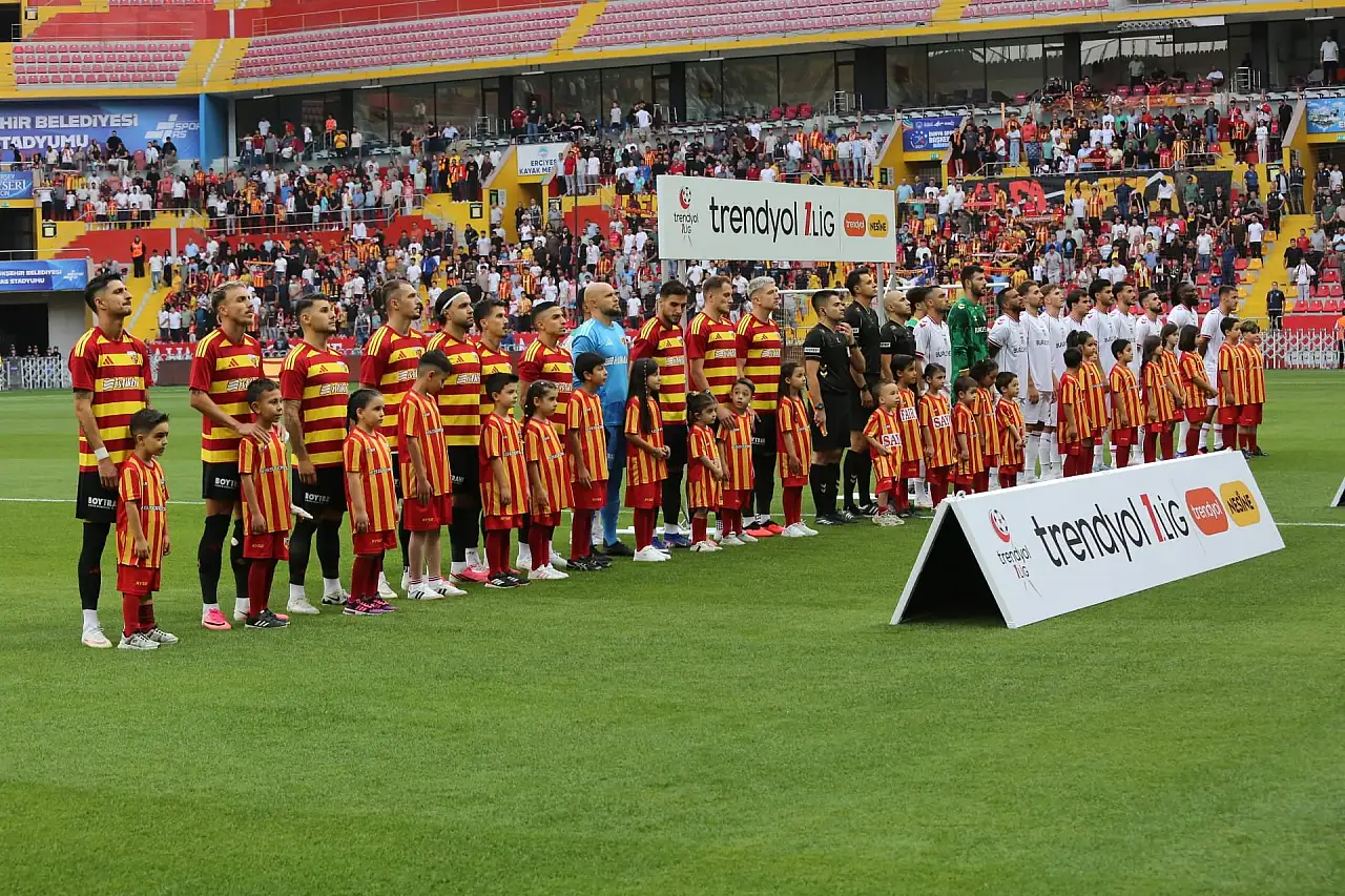 Kayserispor'dan anlamlı seremoni: Çocuklarla birlikte sahaya çıkacaklar