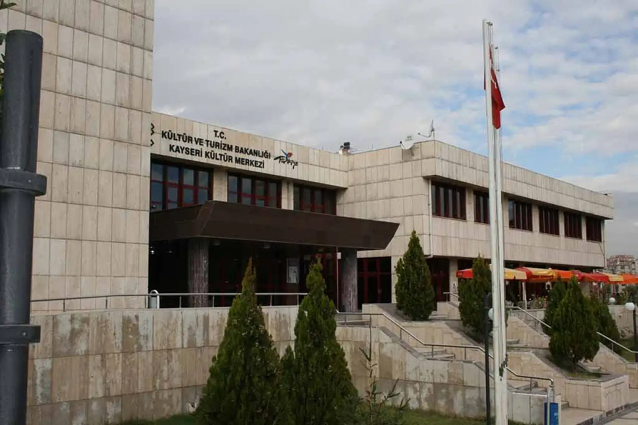 85 yıl sonra ilk kez sahnede! Kayseri'ye de geliyor