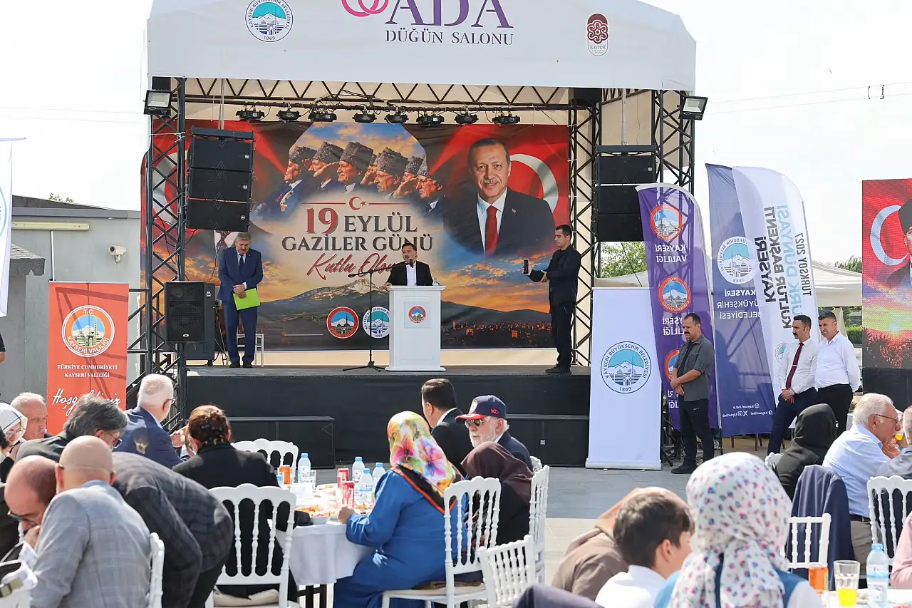 Kayseri protokolü gaziler için aynı sofrada buluştu!
