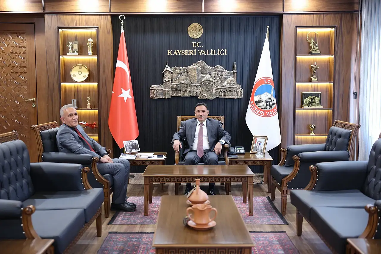 Tayini komşu ile çıkan SGK Müdürü Vali'yi ziyaret etti!