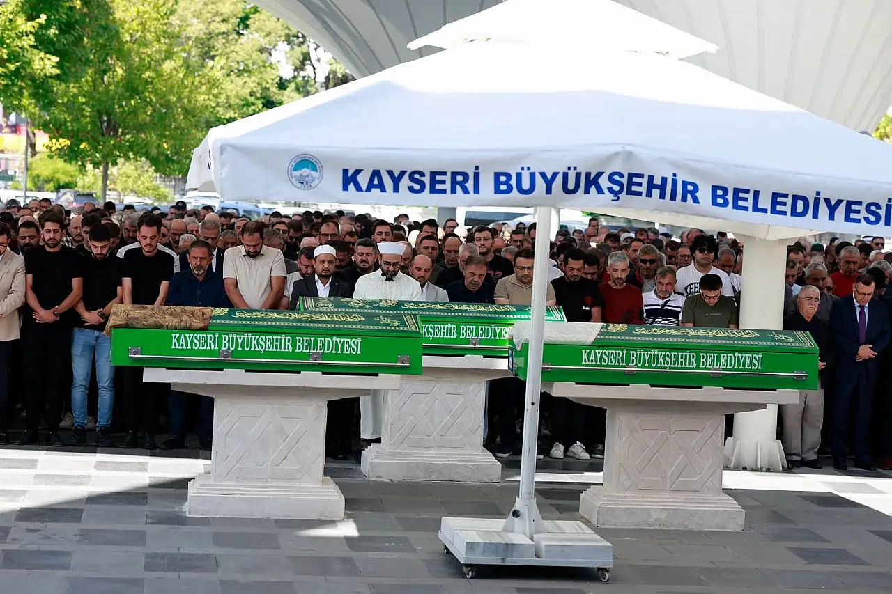 Kayseri'de AK Parti'nin önde gelen isimlerini buluşturan cenaze