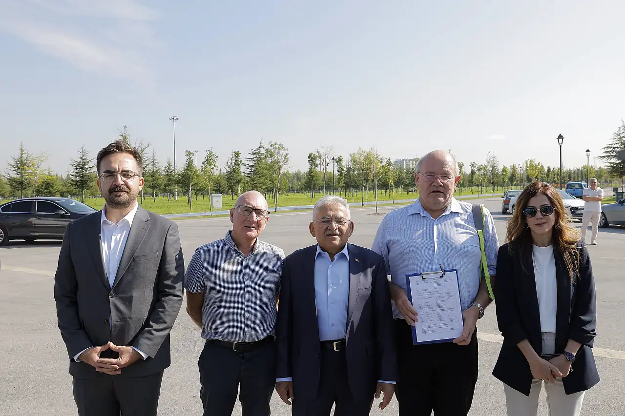 Kayseri'deki Millet Bahçesi'nde Yeşil bayrak hareketliliği