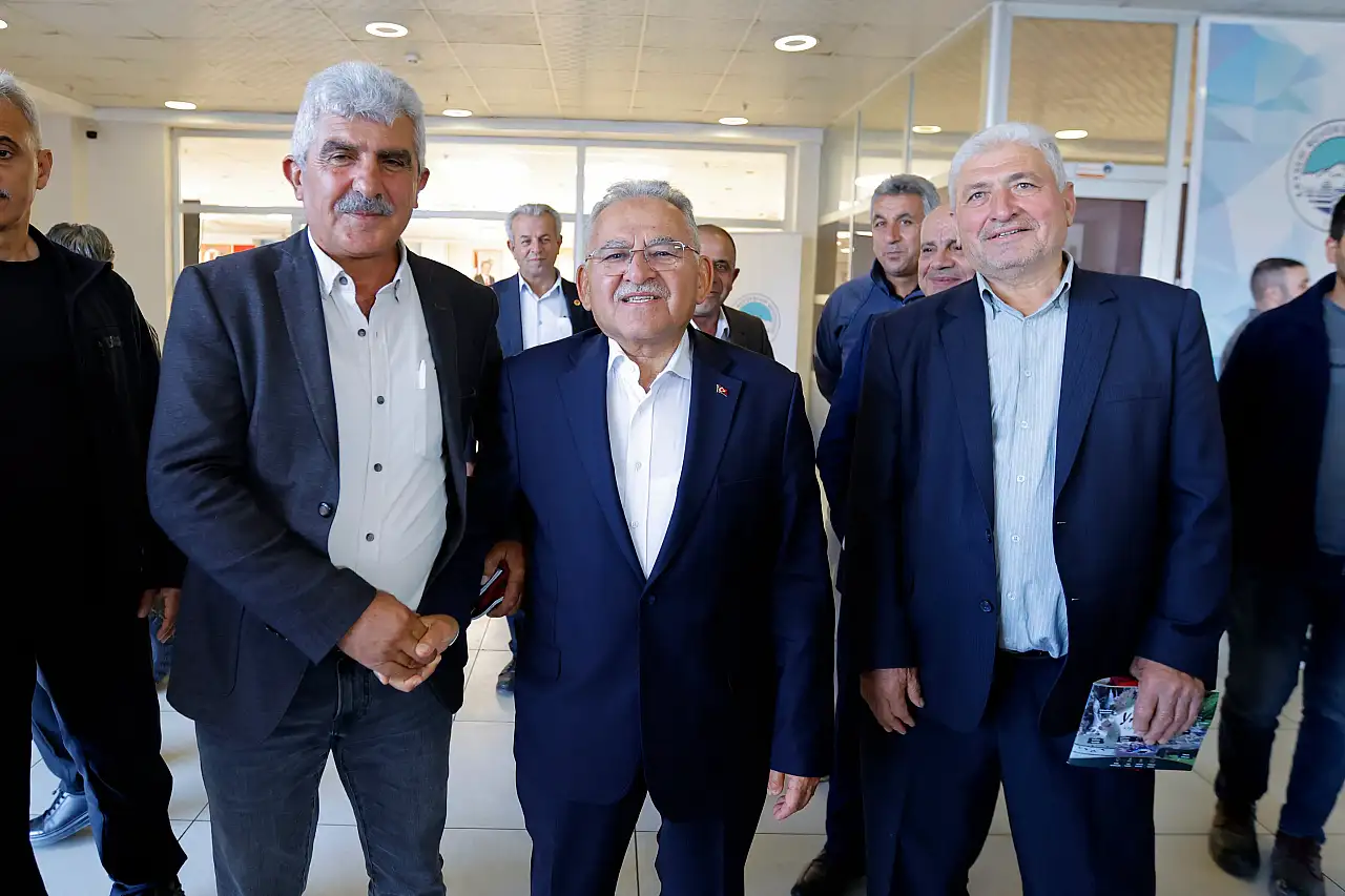 Büyükkılıç'tan Yahyalı muhtarlarına: 'Ne istiyorsanız isteyin'
