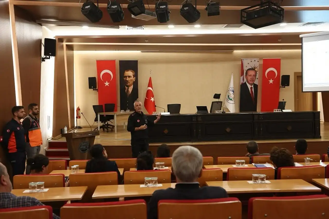 Deprem anında ne yapılmalı? Talas'ta AFAD'dan eğitim