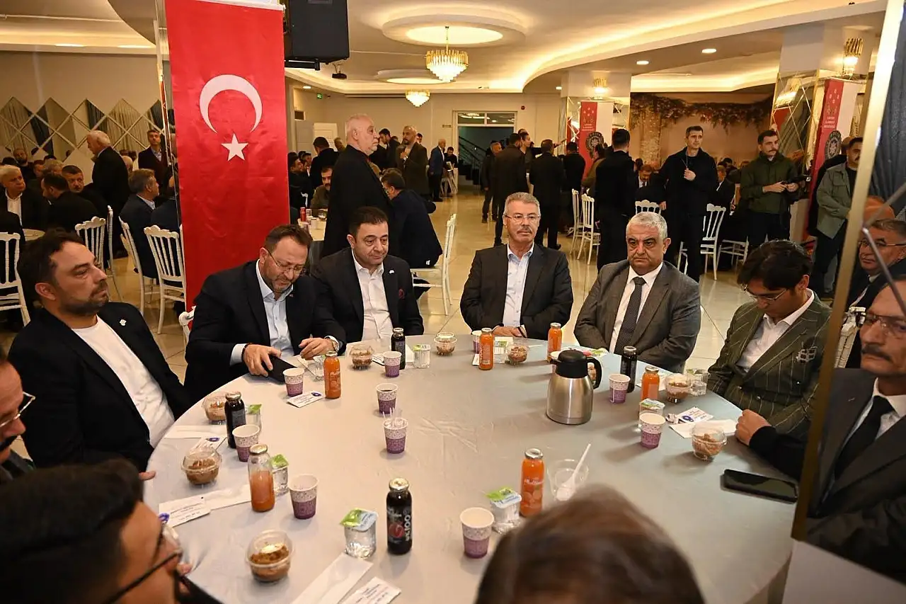 Kayseri Valisi'ni yalnız bırakmadılar! Taziyeleri kabul etti