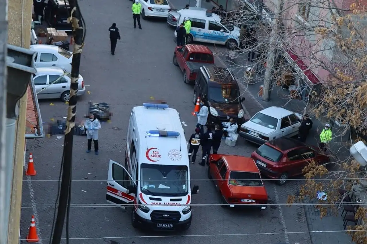 Kayseri'de üç kişiyi öldüren zanlı yurtdışına atla kaçmış!