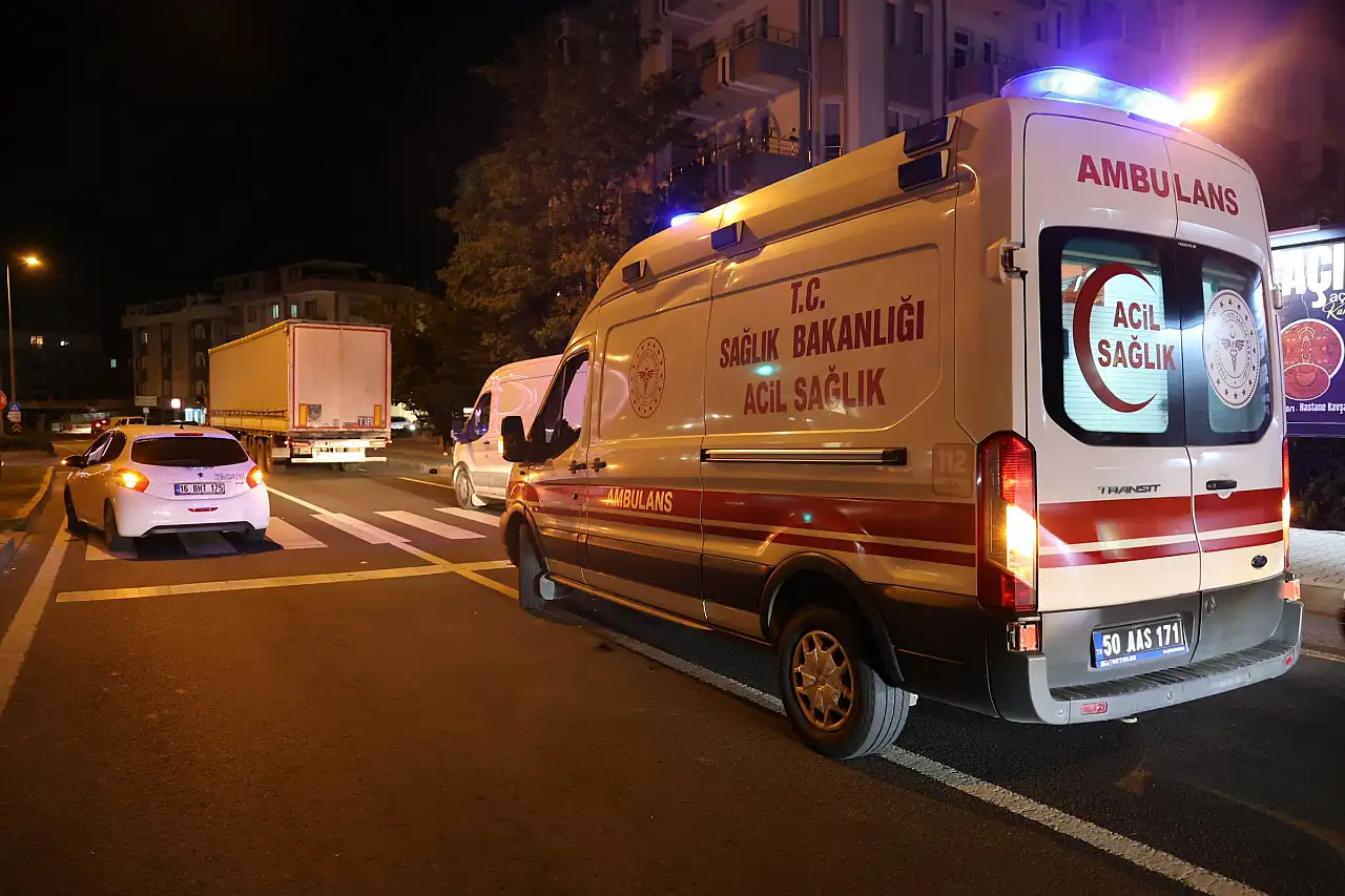 Hasta taşıyan ambulans kaza yaptı!