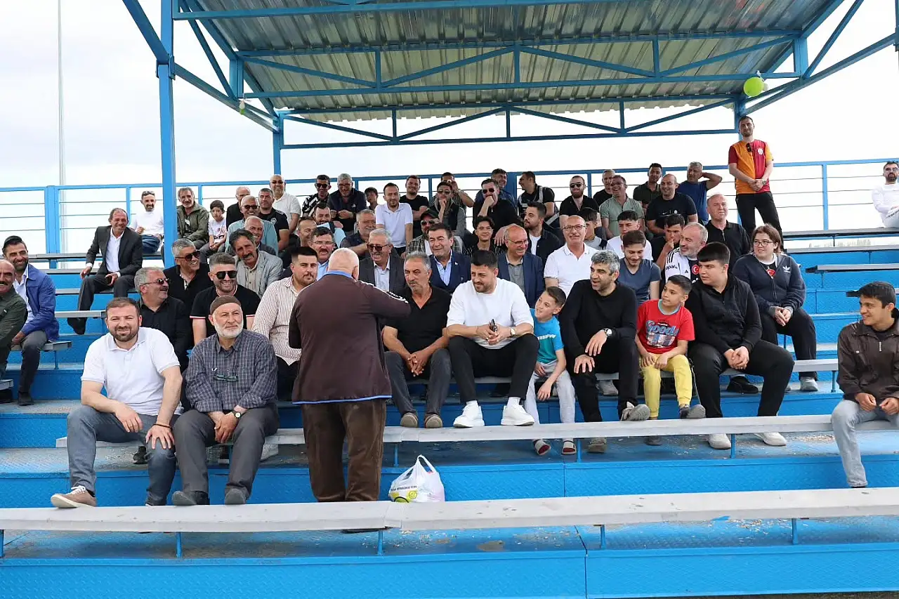 Geri sayım başladı! Milyonluk destek açıklaması yapan AK Partili vekil o paylaşıma yanıt verdi