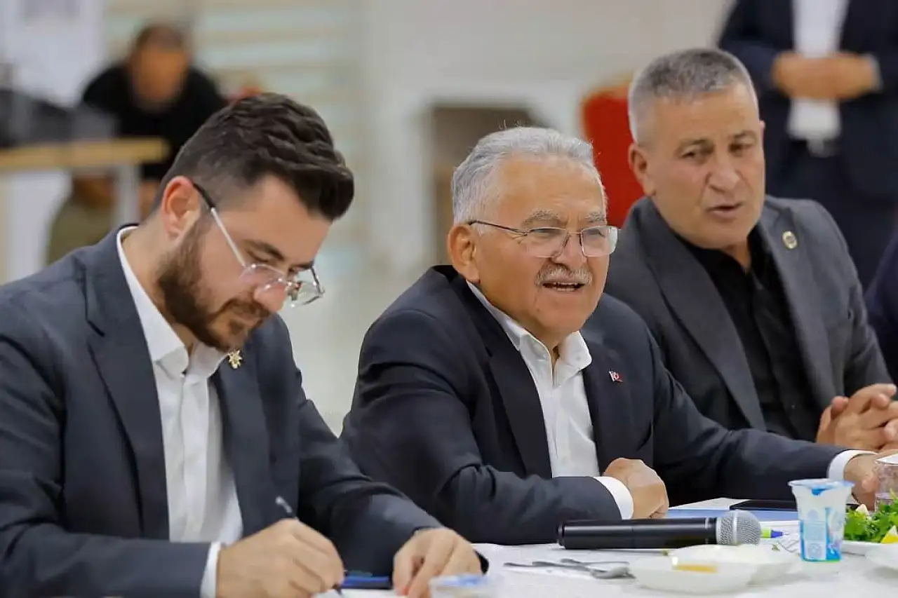 Kayseri'de CHP'den AK Parti'ye geçen Başkanın Cuma mesajı dikkat çekti