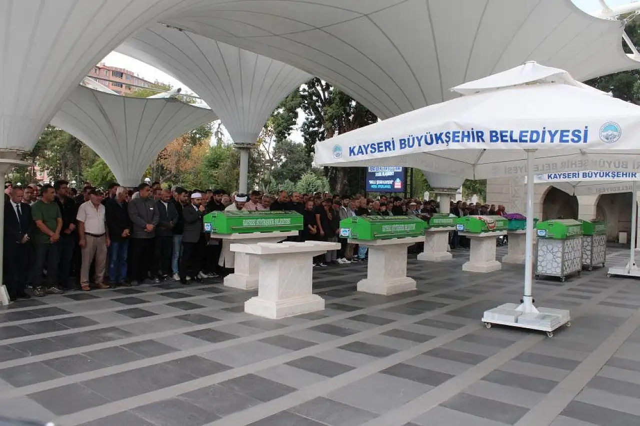 Ceviz ağacından düşmüştü! Kayserili öğretmen son yolculuğuna uğurlandı