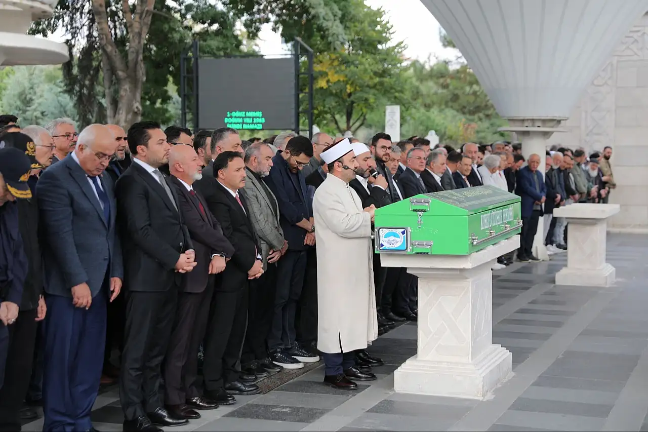 AK Parti Kayseri Milletvekili Oğuz Memiş'e böyle veda etti! 'Kanaat önderiydi'