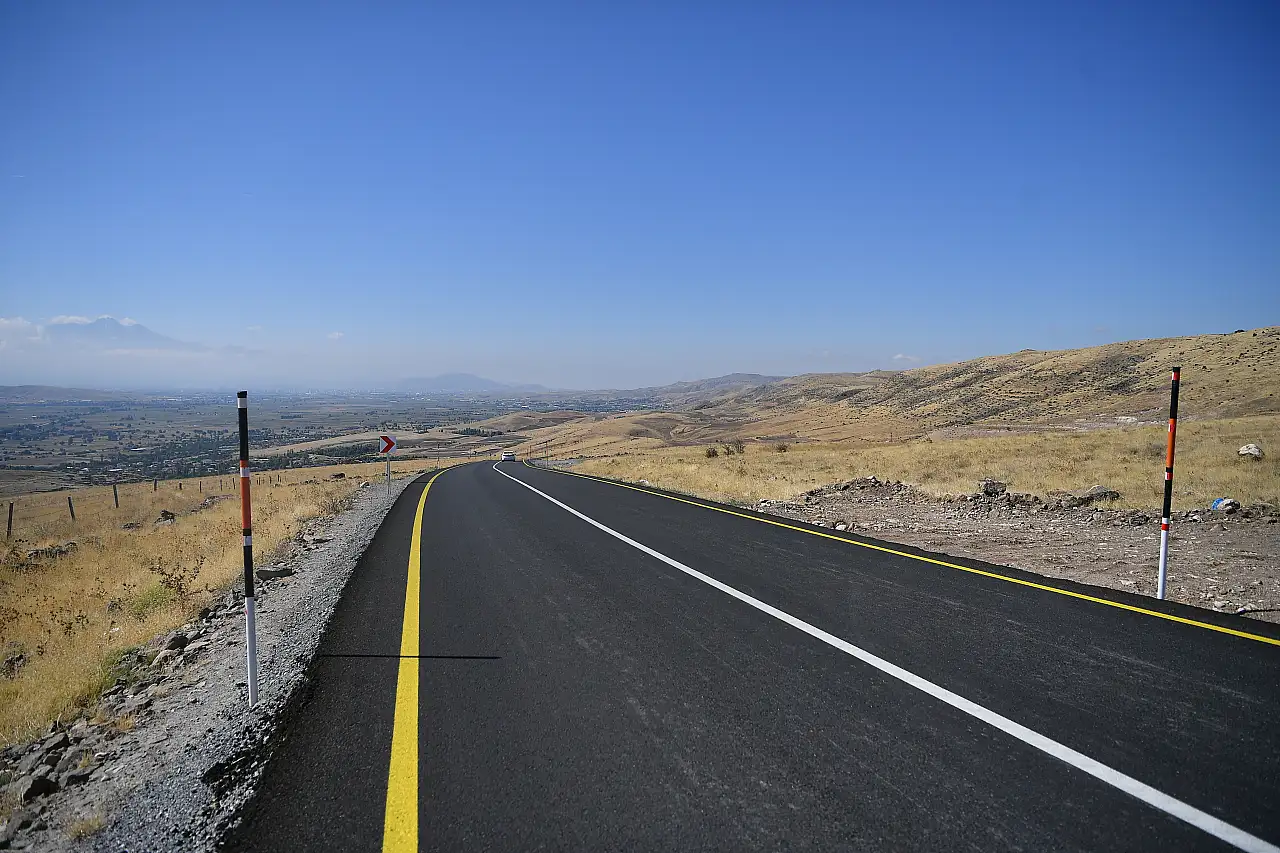 Kayseri'de kış öncesi kritik hazırlık: Kırsal yollarda çalışma başladı