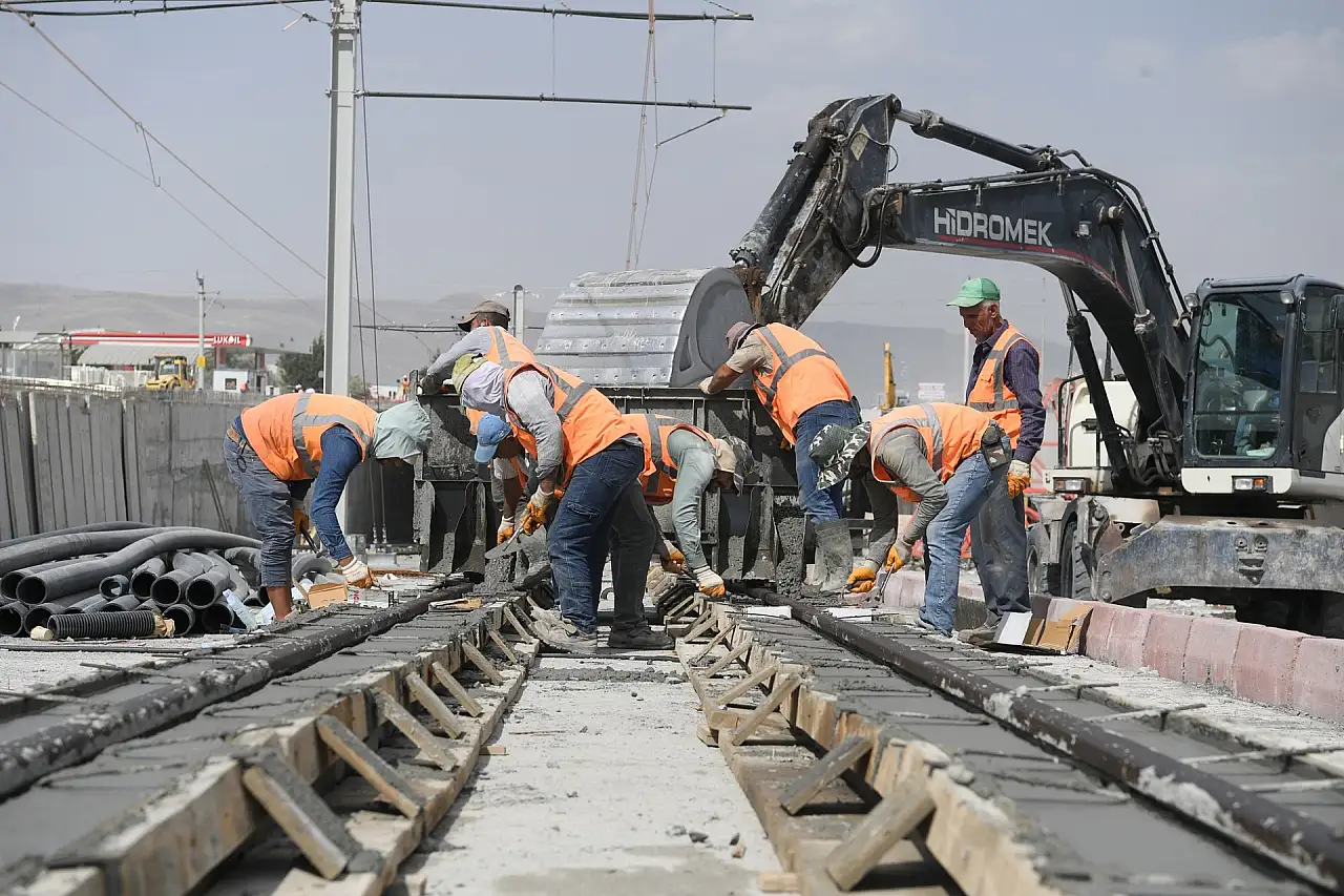 Kayseri'ye Erkilet-Cumhuriyet Meydanı-Millet Bahçesi raylı sistem hattı geliyor