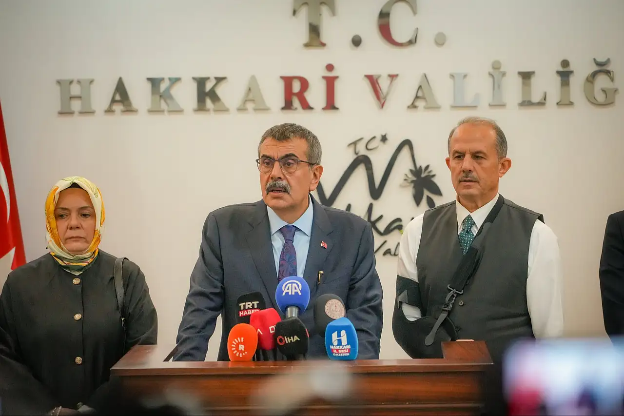 Kayserili Vali'nin koluna ne oldu!