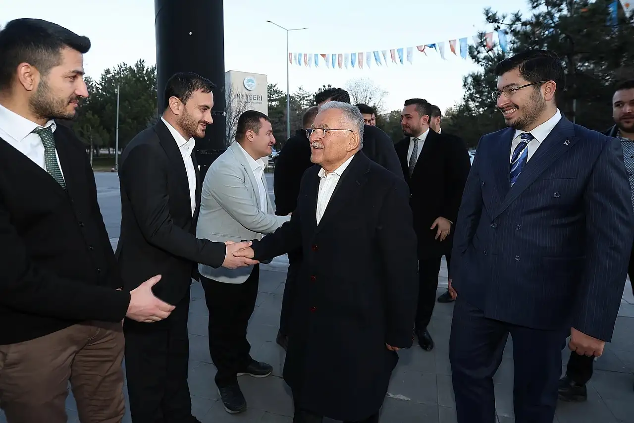 Başkan Büyükkılıç: İyi ki varsınız, alnınızdan öpüyorum