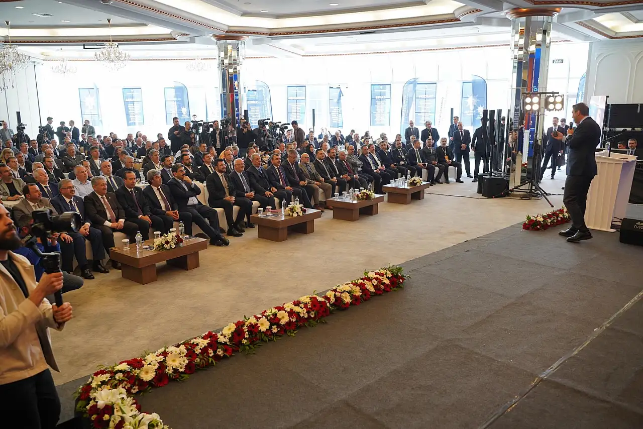 Bakan Bayraktar Kayseri'de konuştu: 4 milyon evde keşfedilen doğalgaz kullanılıyor