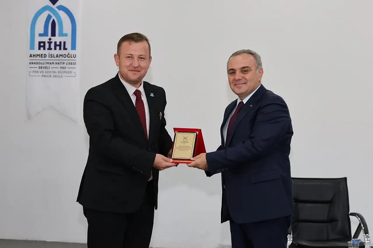 Rektör Fatih Altun'dan gençlere kariyer tavsiyeleri