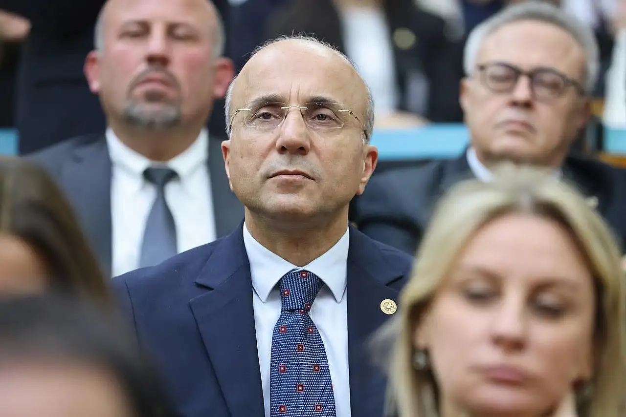 Genç 110 milletvekili ile ortak bildiriye imza attı