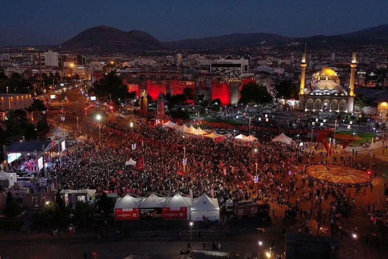 Başkan Gülsoy: Acımız ilk günkü kadar taze, hainlere karşı öfkemiz diri