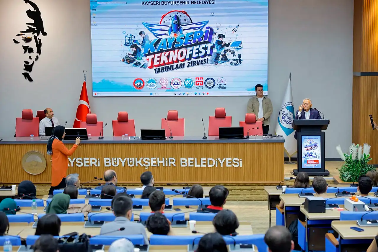 Büyükkılıç gençlerle buluştu: Kayseri'nin TEKNOFEST hedefi büyüyor!
