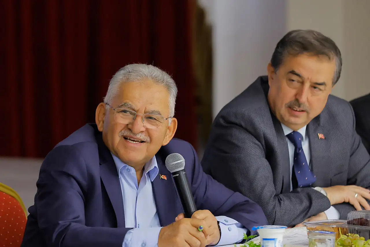 Başkan Büyükkılıç'tan ilçe mesaisi: Talepler tek tek dinlendi
