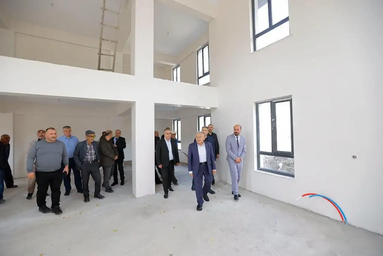 Kayseri'de depremde ağır hasar alan cami yeniden yapıldı