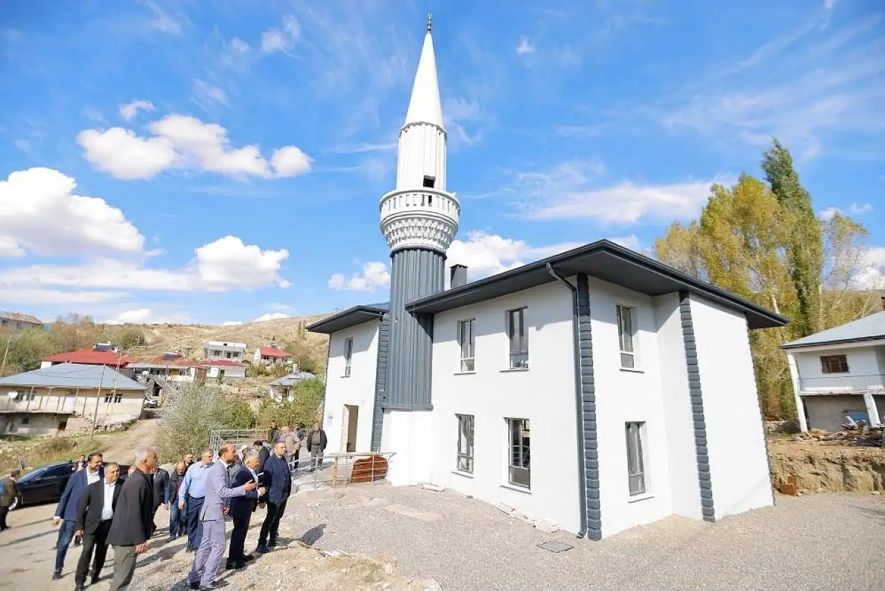 Kayseri'de depremde ağır hasar alan cami yeniden yapıldı