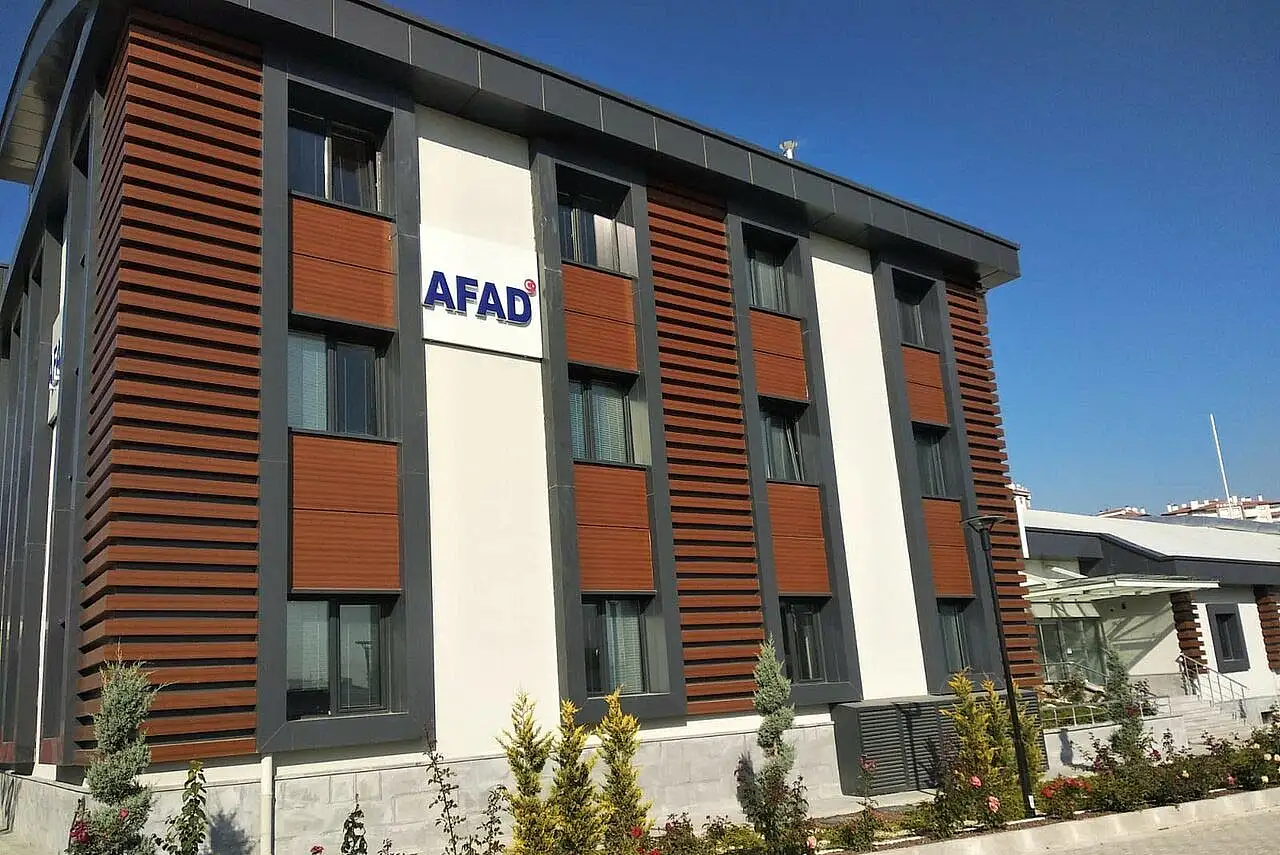 Kayseri'de hangi bölgeler yapı ve ikamete yasaklı alan ilan edildi?