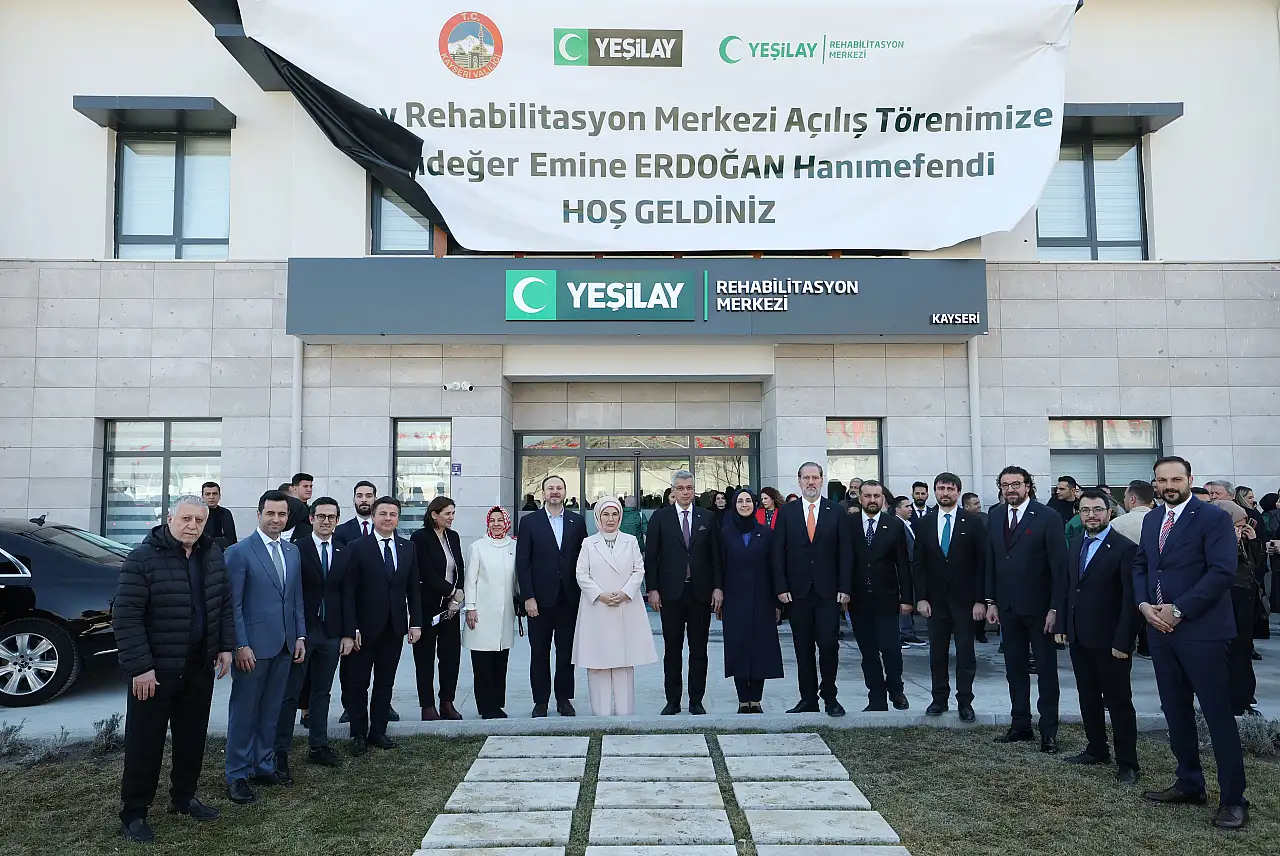 Cumhurbaşkanı'nın eşi Emine Erdoğan'dan Kayseri'deki merkeze övdü