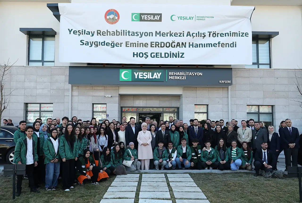 Cumhurbaşkanı'nın eşi Emine Erdoğan'dan Kayseri'deki merkeze övdü