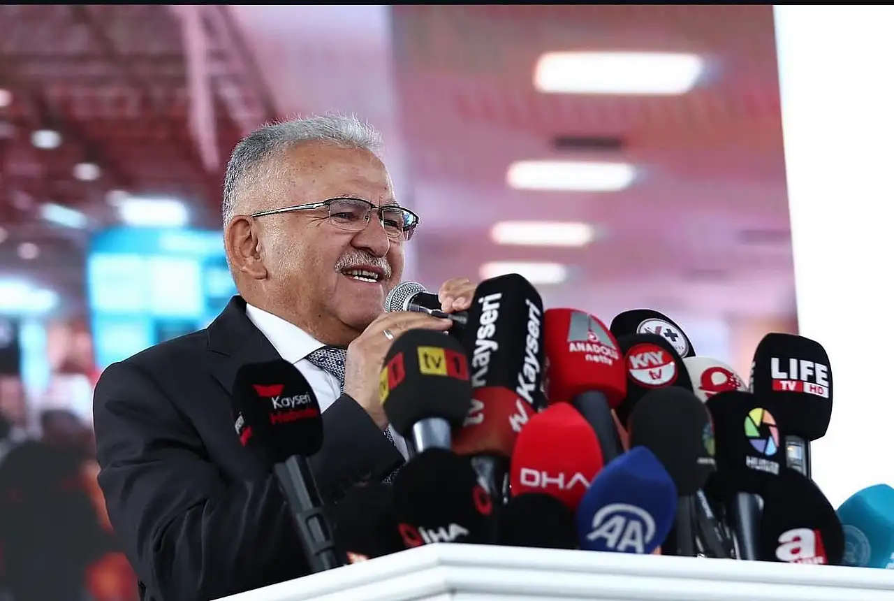 Başkan Büyükkılıç o isimleri tebrik etti!