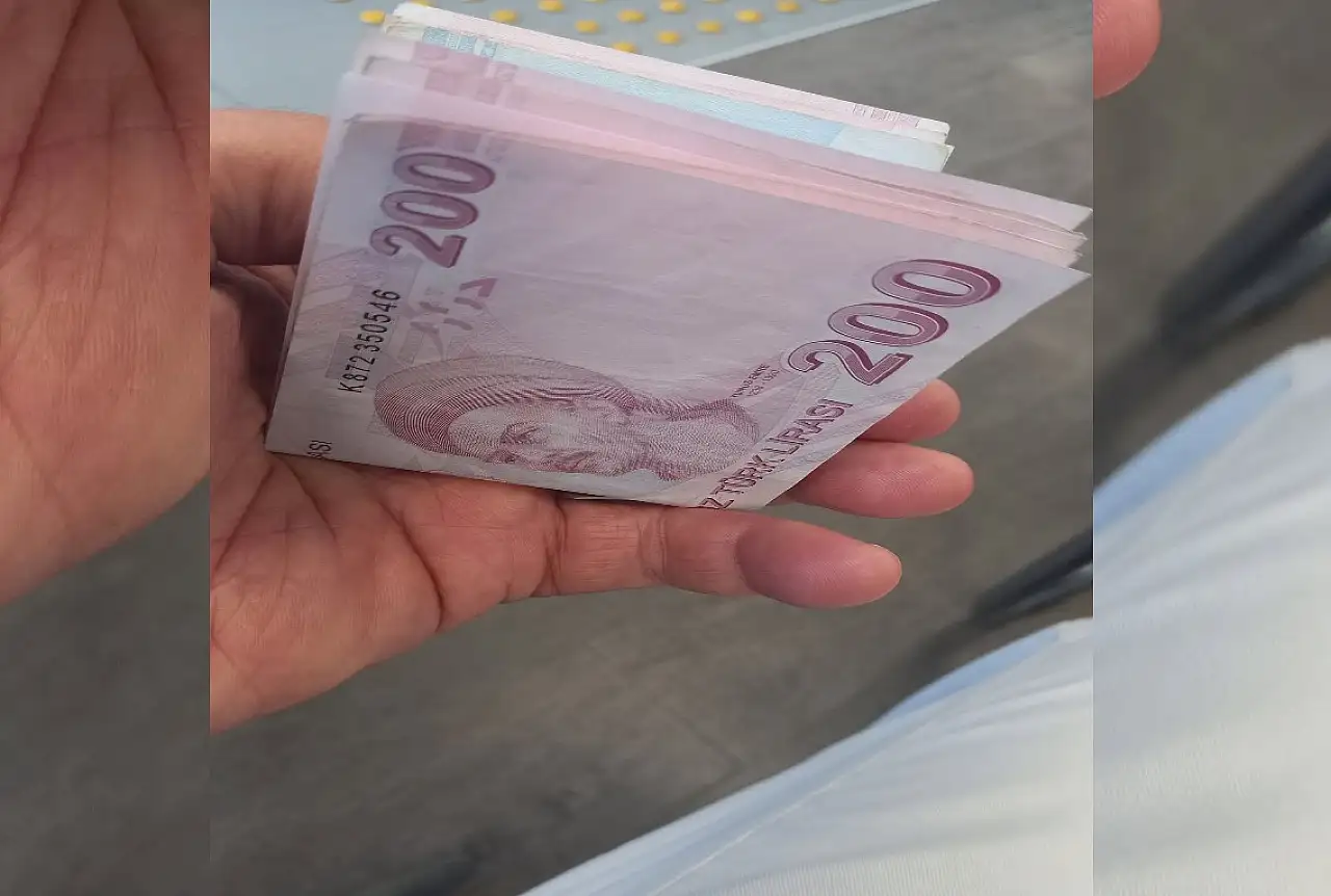Parayı Kayserili eski Belediye Başkanı buldu! O parayı almayı kim unuttu?