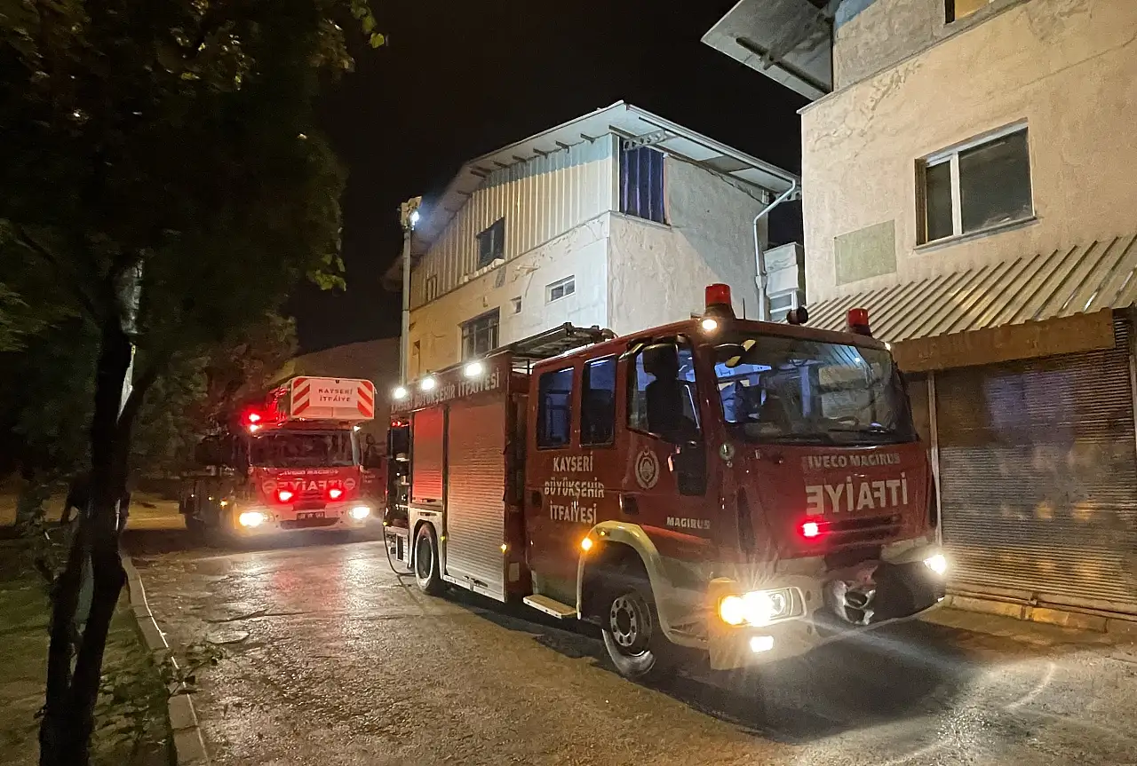Melikgazi'de ayakkabı imalathanesinde yangın