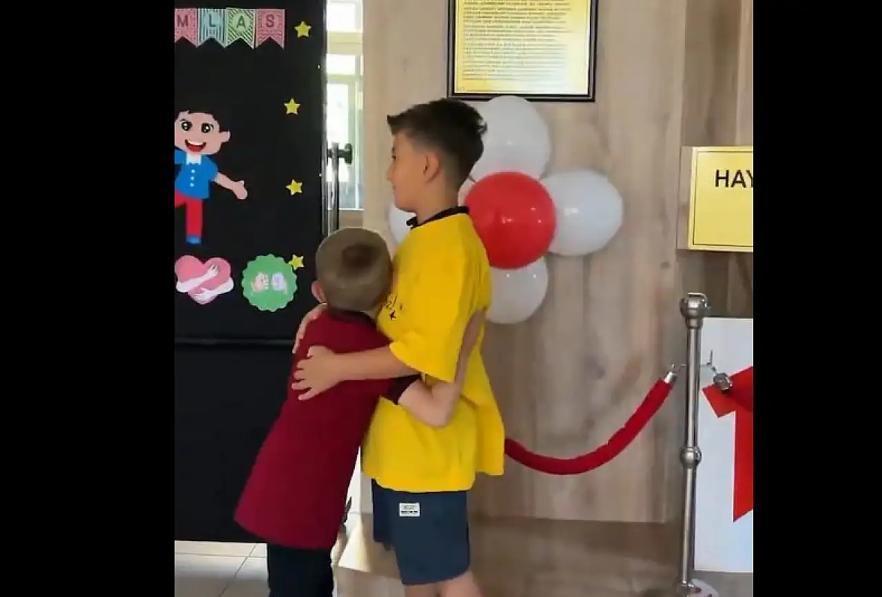 Öğrencilerden güzel mesaj: 'Birlikte selam, birlikte mutluluk'