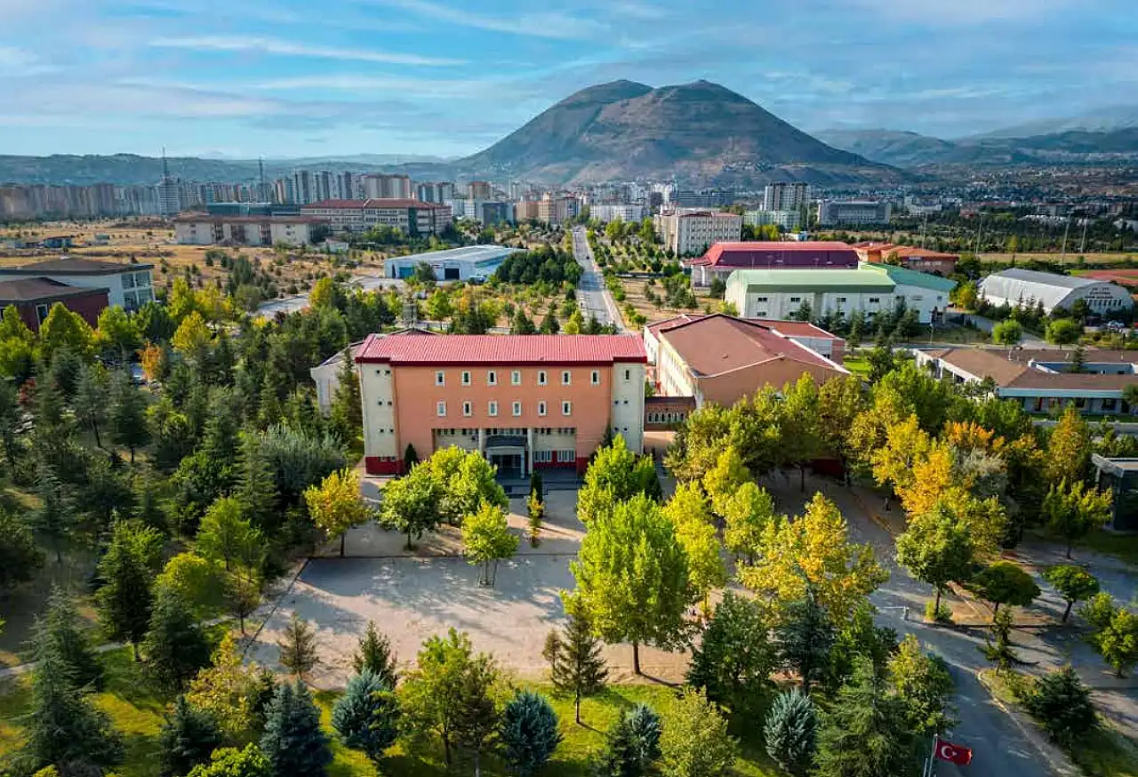 Kayseri'de dikkat çeken fotoğraflar! Arşivden çıkan fotoğraflar önceki ve sonraki halleri gözler önüne serdi