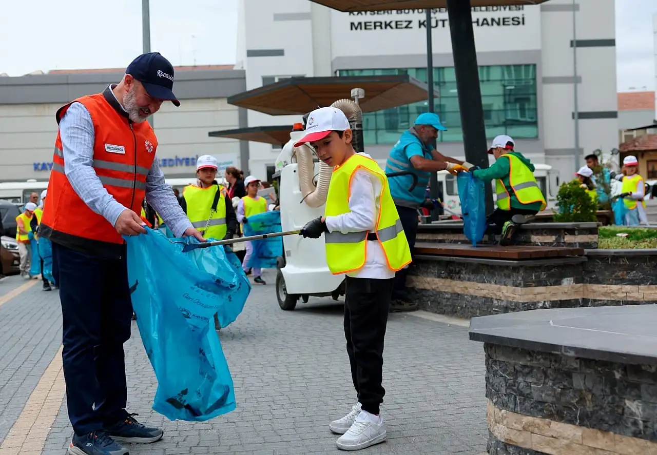 Kocasinan'da Dünya Temizlik Günü mesajı: Daha temiz bir gelecek vurgusu