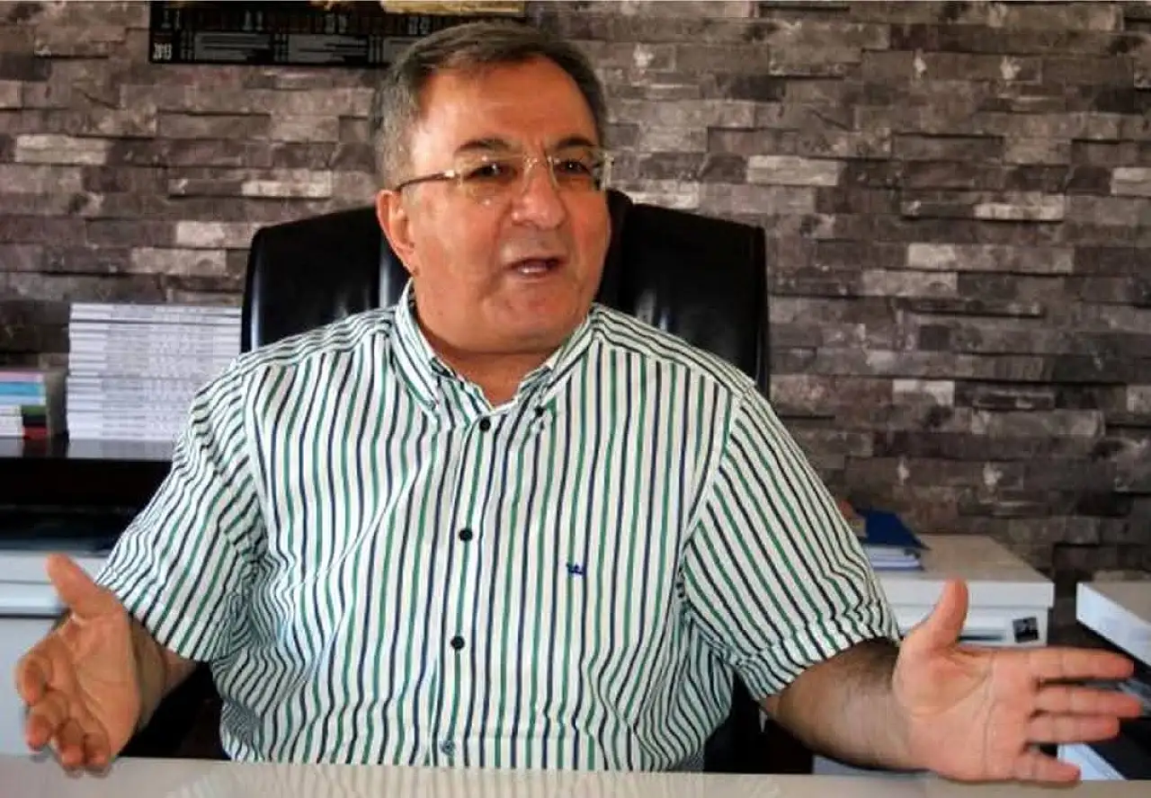 Develili eski Başkan'dan 'Meteris Meydanı' açıklaması! 'Babamın cenazesi de buradan kaldırıldı'