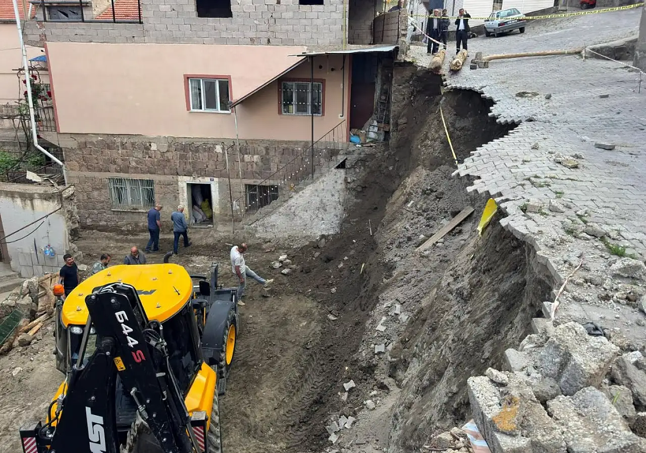 Kayseri'de heyelan: Ekipler seferber oldu