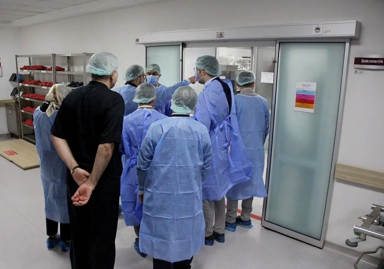 Yeni doktorlara ilk mesaj! Kayseri İl Sağlık Müdürü tecrübelerini anlattı
