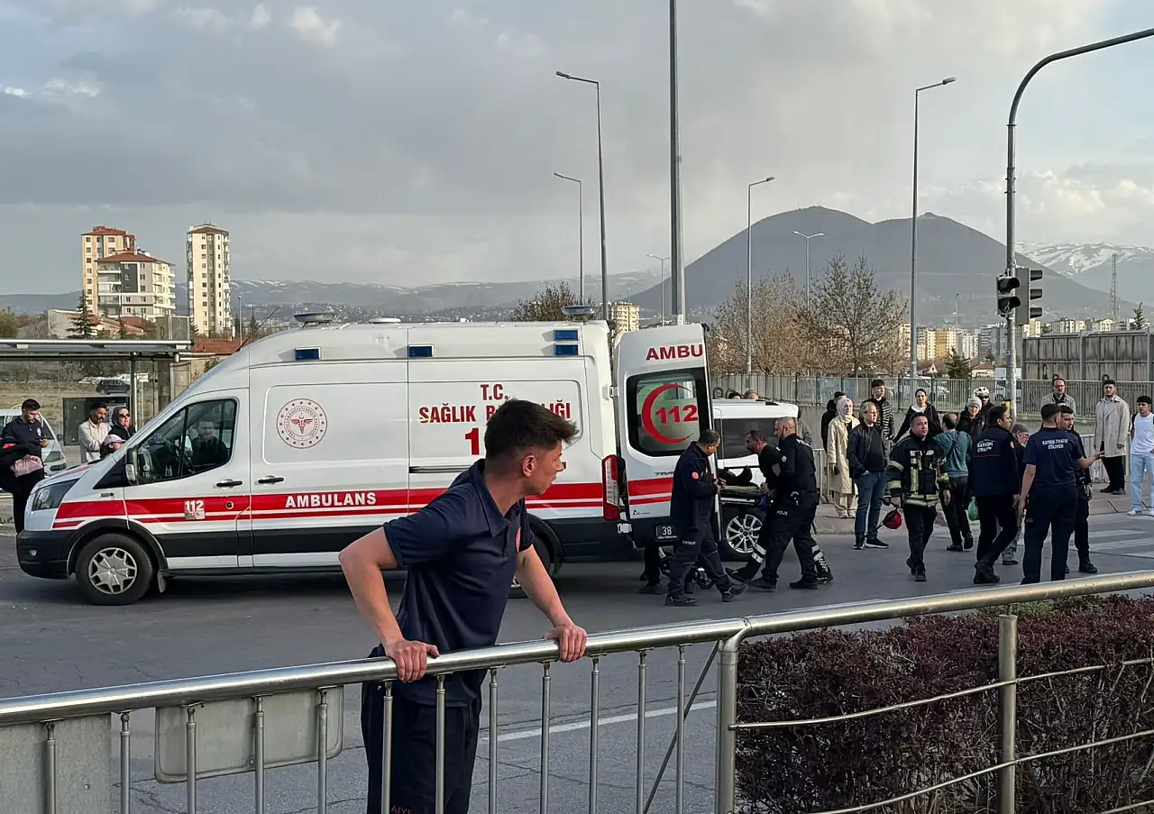 58 yaşındaki kadın tramvay altında kaldı