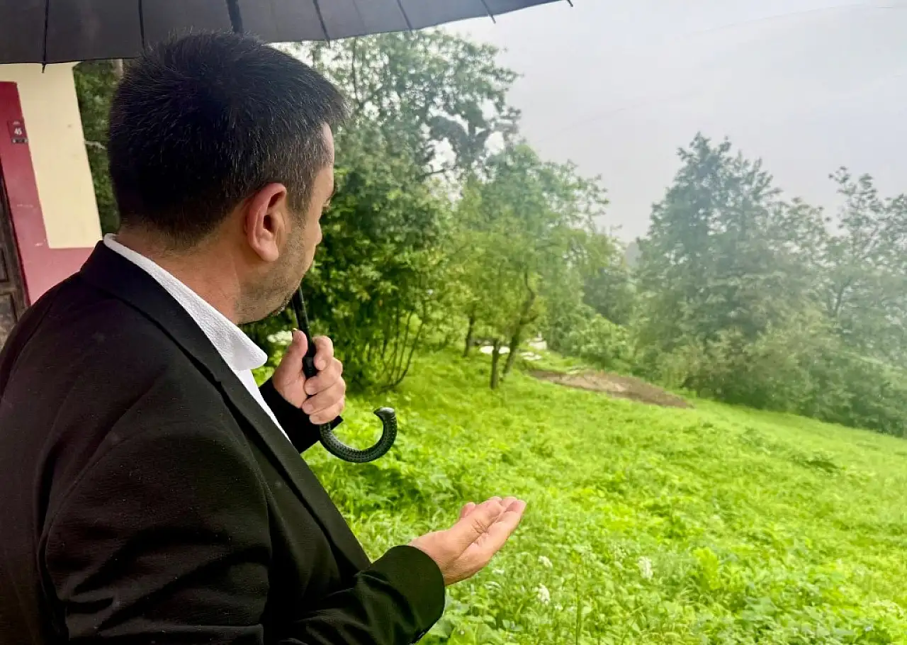 Kayseri'den Trabzon'daki kabre duygusal ziyaret!