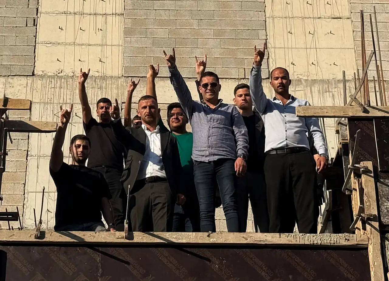 Kayseri Ülkü Ocakları Başkanından yeni bina pozu! Mesaj verdi