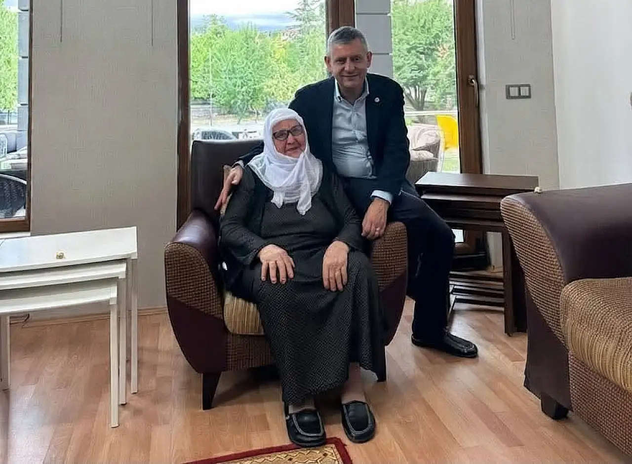Özel'den Kayserili aileye taziye ziyareti