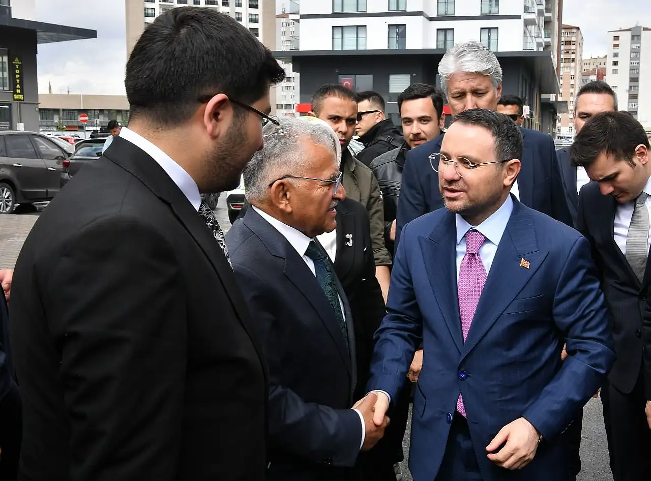 Bakan Gürlek'ten Kayseri'de 'demir yumruk' mesajı: 'Ucu nereye dokunursa dokunsun!'